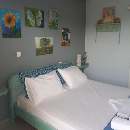 Mulberry House Hotell Elafónisos Eksteriør bilde